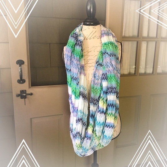Cejon Zigzag Infinity Scarf - Picture 2 of 6